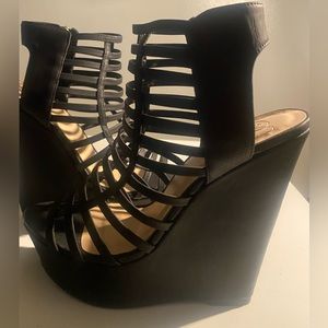 Black strapped Wedge Hell Sandal ✨✨✨